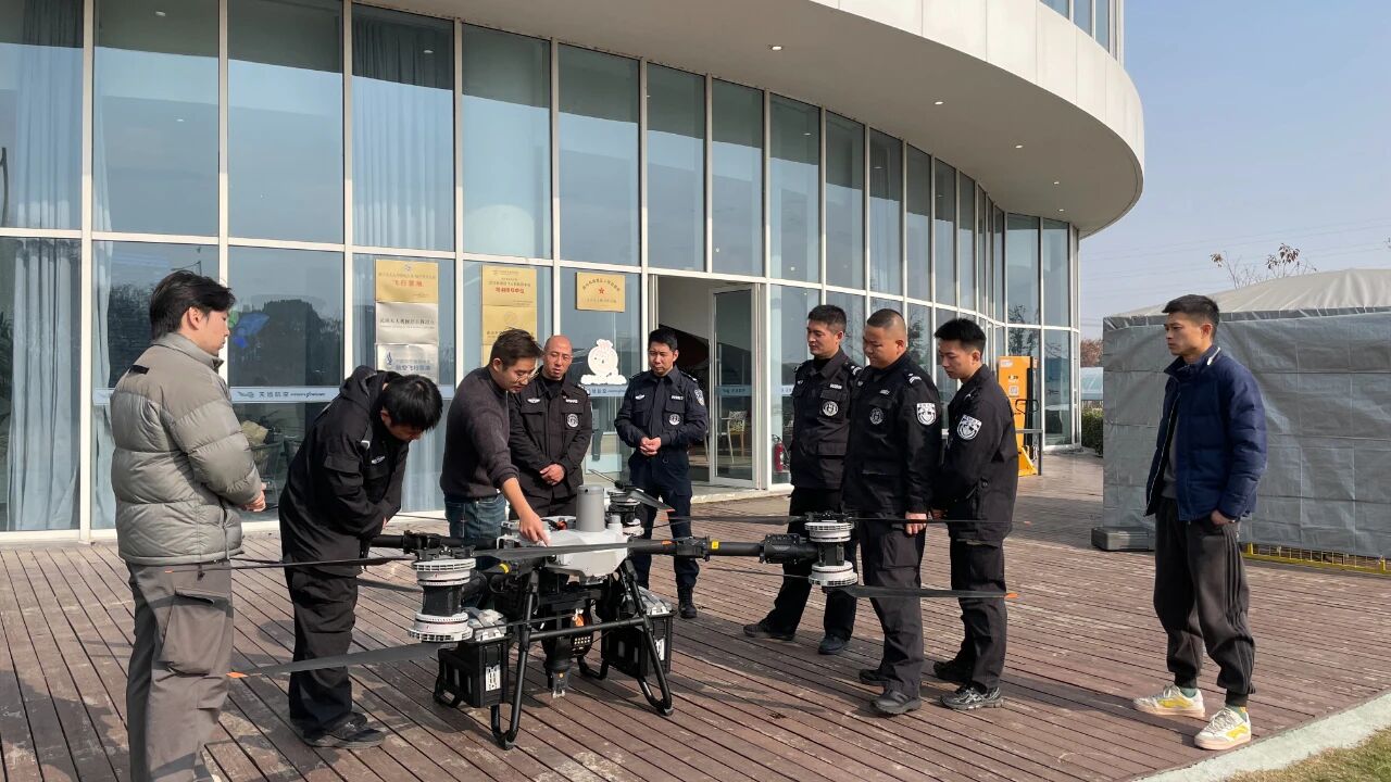 平湖巡特警大队一行莅临天旭航空飞行营地参观考察